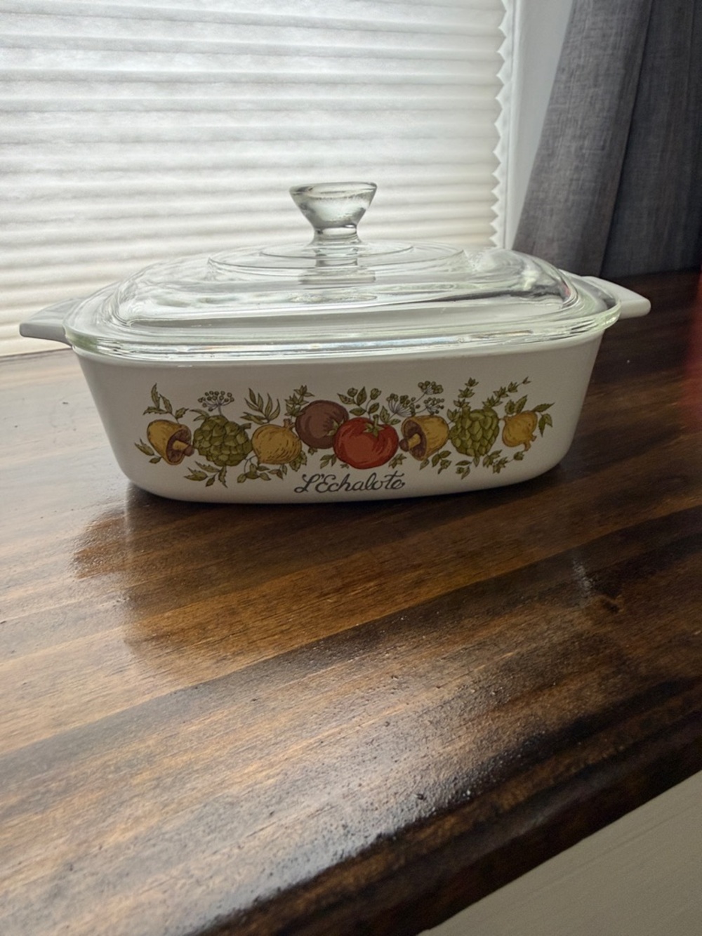 Corningware spice of life 1 quart Casserole Dish with Glass Lid